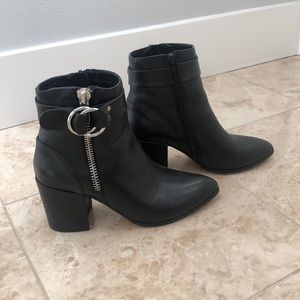 Steve Madden Johannah Ankle Booties Size 6